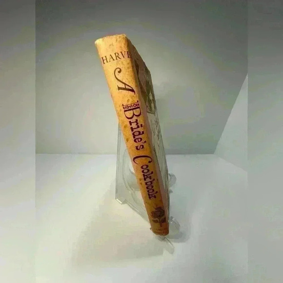 A Brides Cookbook by Peggy Harvey. Vintage Book - Picture 5 of 6